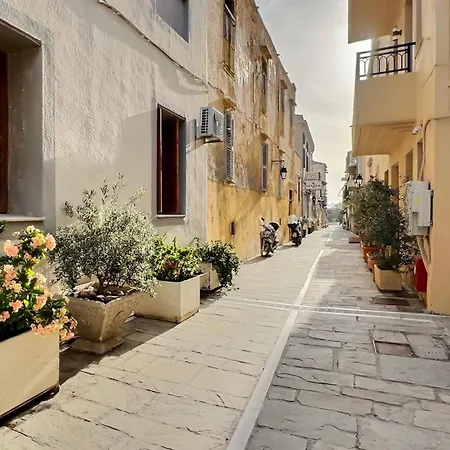 Old Town & Office, 300mbps Wifi Apartment Rethymno