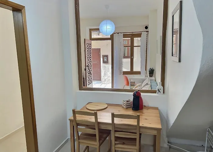 Old Town & Office, 300mbps Wifi Apartment